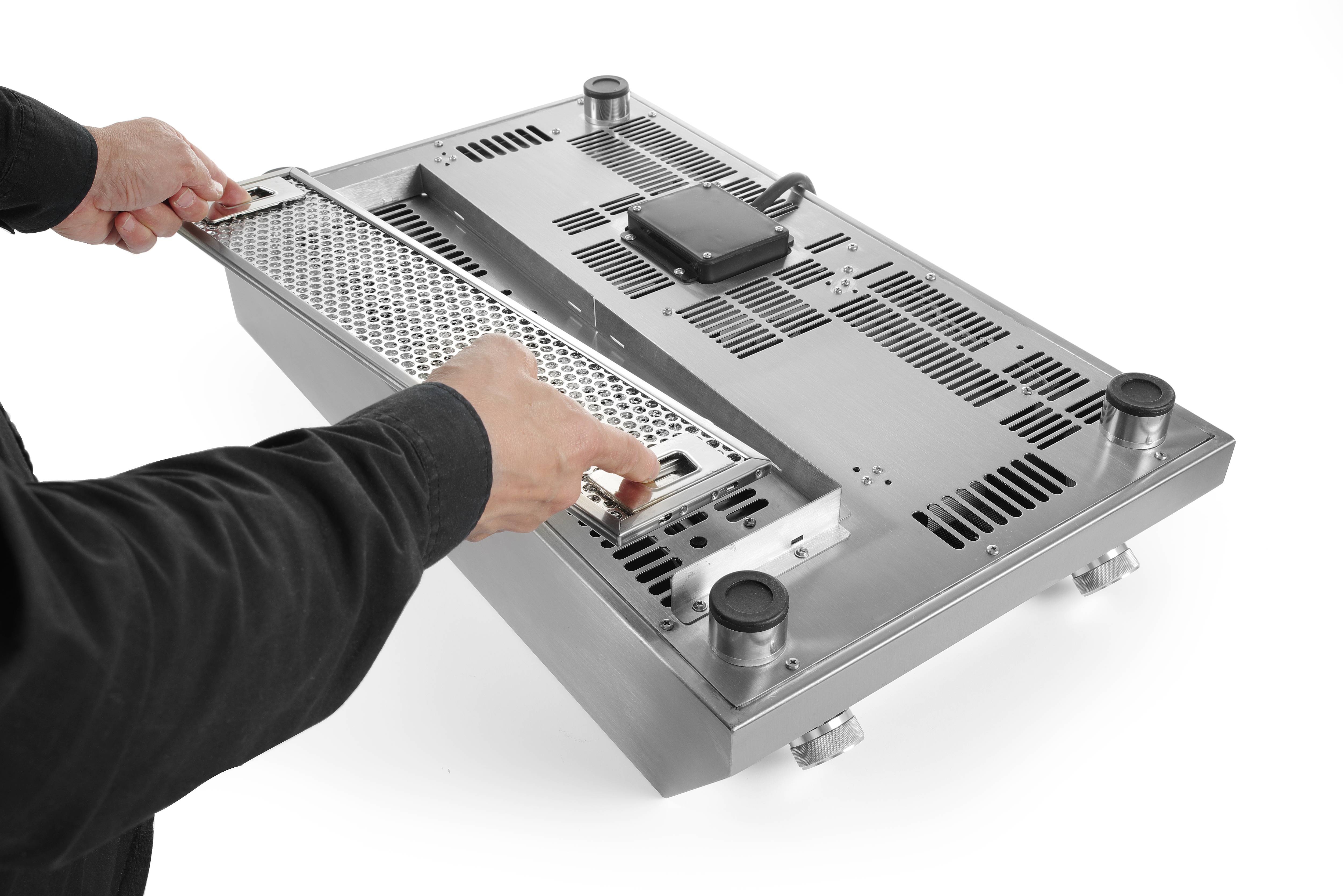 INDUCTION COOKER MODEL 7000