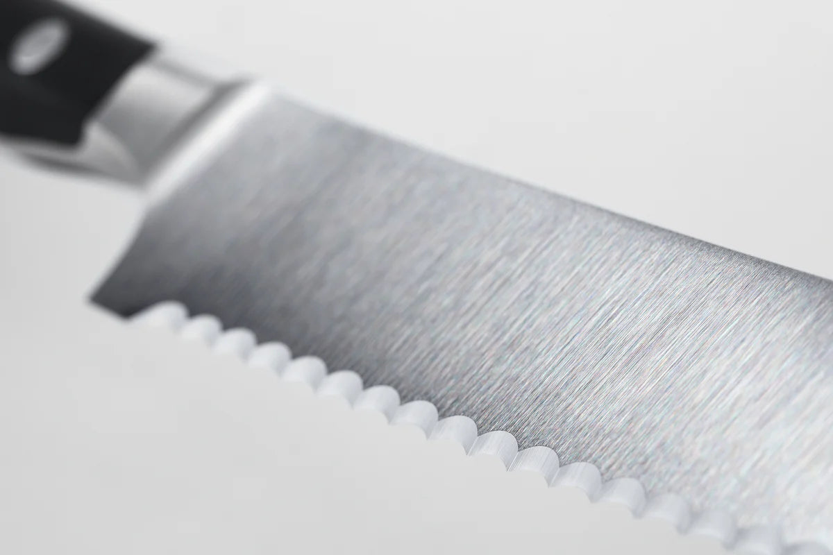 CLASSIC IKON BREAD KNIFE PRECISION 23 CM